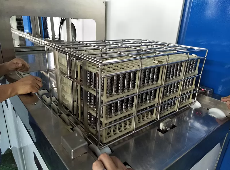 单工位改性醇真空清洗机